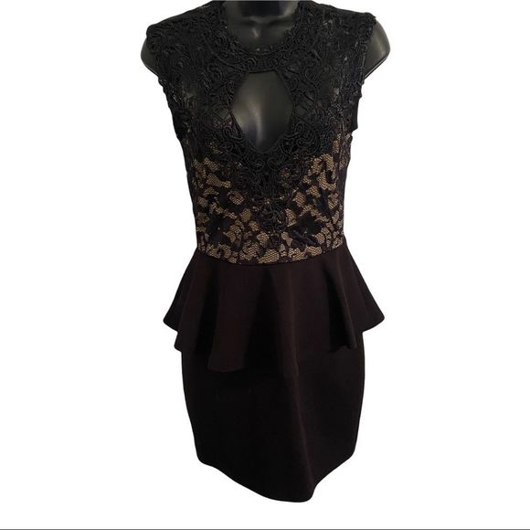 chinese dress ladies LIZZIE BLACK LACE PEPLUM TOP – DISSH main image 0